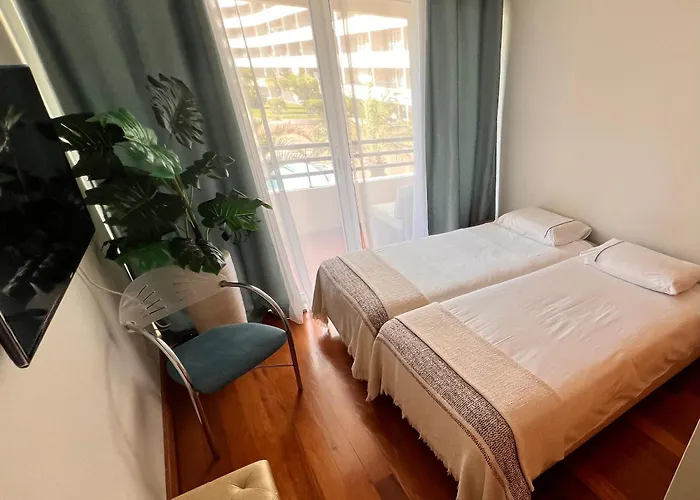 Forum Palace Madeira Apartment *